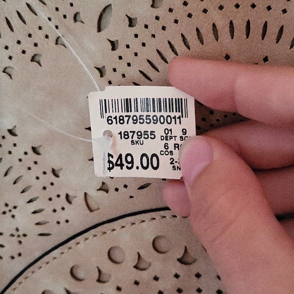 Brand new bag with tags - Picture 2 of 4